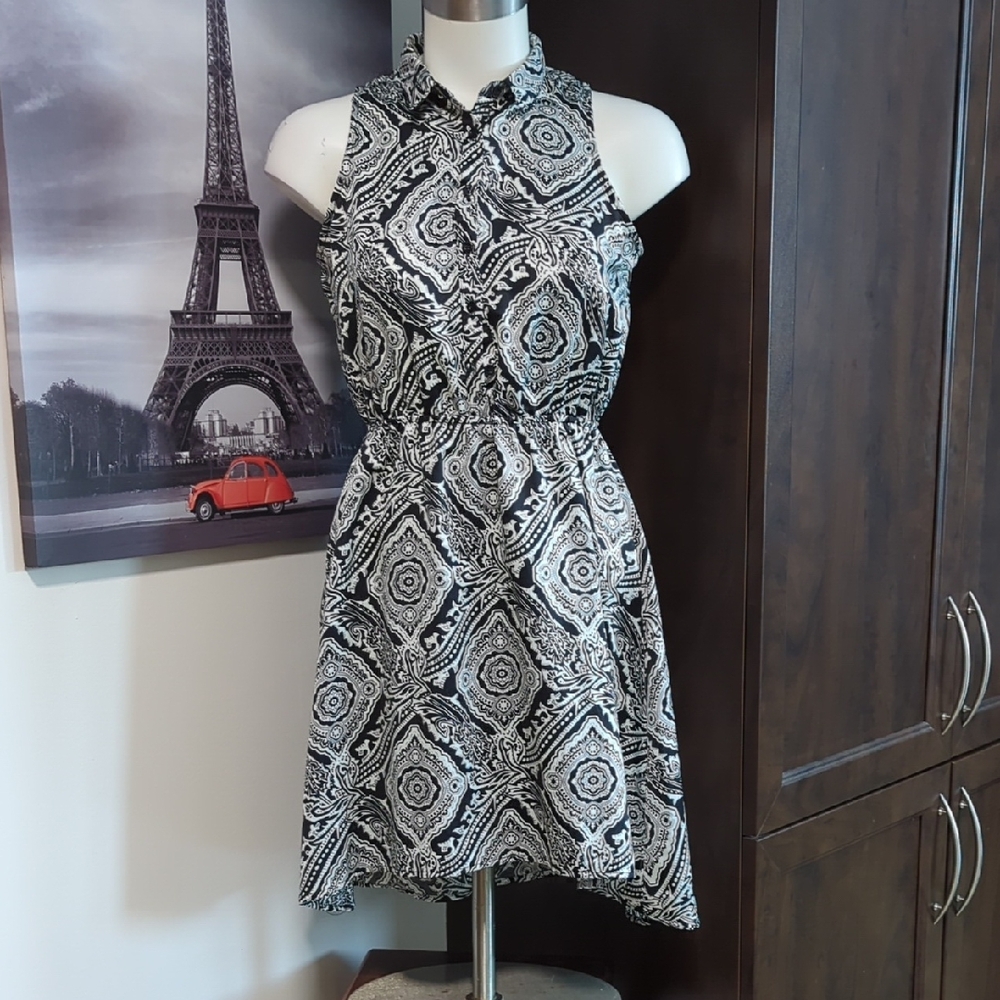 Rue21 Black and White Geometric Mini Dress